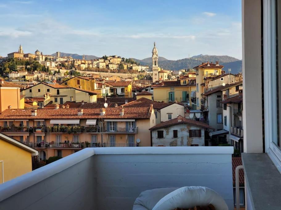 "La Me Ca" Intero Appartamento In Centro Con Vista Sui Colli Bergamo Eksteriør billede